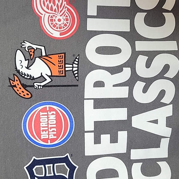 Detroit Classics Sweatshirt XL Detroit Pistons Little Caesars Roman Red Wings - Picture 5 of 7